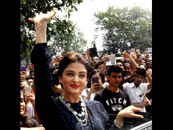 క్రేజీ ఫ్యాన్స్