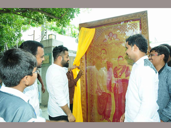 అభిమానులతో