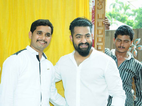 అదే లుక్