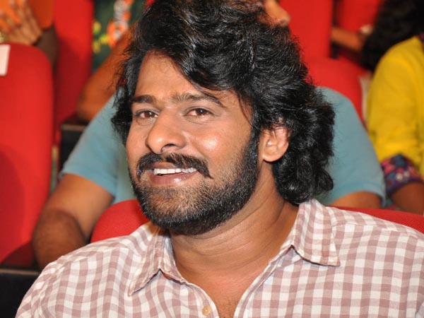 Fans hulchul in front of Prabhas's house! Fans hulchul in front of Prabhas's house!
