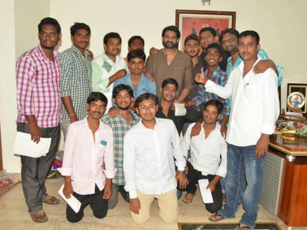 అభిమానుల కోసం