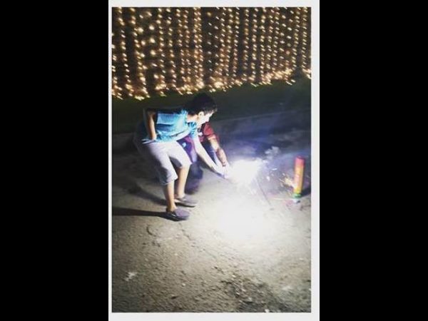 పిల్లలు కాలుస్తూ...