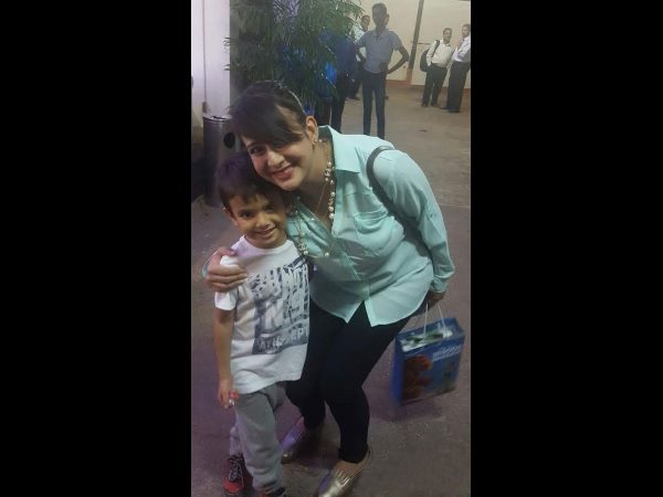 Preeti Jhangiani spotted with Son! Preeti Jhangiani spotted with Son!