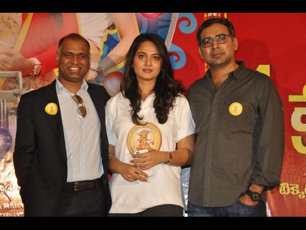 Size Zero Loses Rs 15 Crore Size Zero Loses Rs 15 Crore