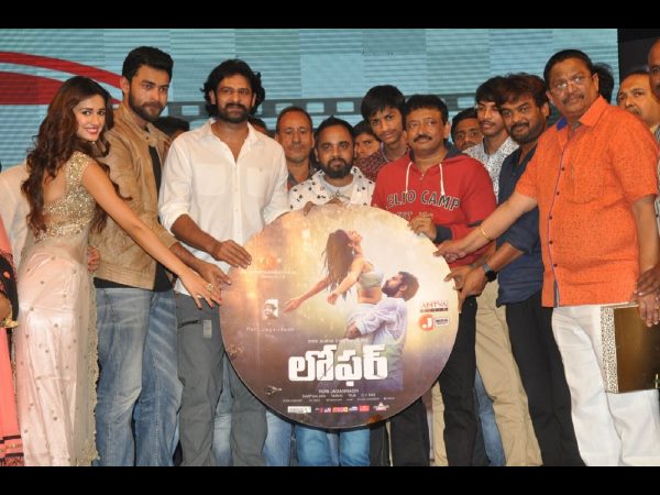 రోడ్లపై తిరిగిన పూరిలోని క్యారెక్టర్లే...