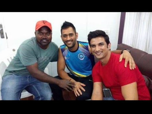 MS Dhoni visits set of his biopic ‘M S Dhoni-The Untold Story’ MS Dhoni visits set of his biopic ‘M S Dhoni-The Untold Story’