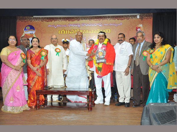 ROSHAIAH FELICITATES DASARI NARAYANA RAO ROSHAIAH FELICITATES DASARI NARAYANA RAO
