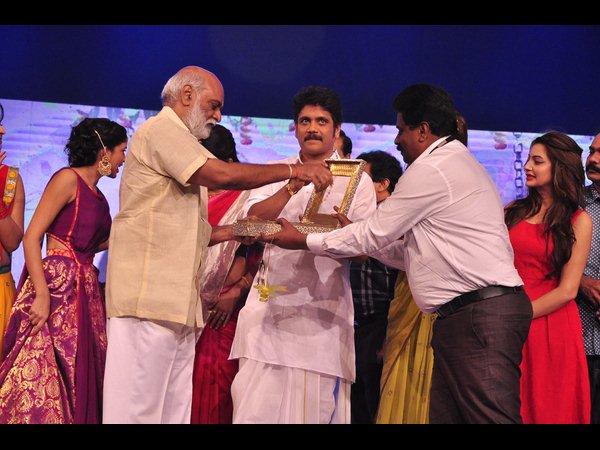 సోగ్గాడే...