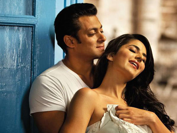 Salman Khan Confirms Katrina Kaif & Ranbir Kapoor's Break-up Salman Khan Confirms Katrina Kaif & Ranbir Kapoor's Break-up