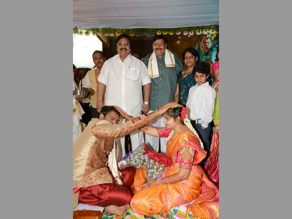 సీనియర్ డైరెక్టర్ కే.వాసు కుమార్తె దీప్తి వివాహం