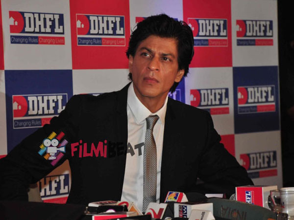 Shah Rukh Khan’s car comes ‘under attack’ in Ahmedabad Shah Rukh Khan’s car comes ‘under attack’ in Ahmedabad