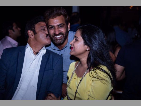 అబ్బాయికి ముద్దు..