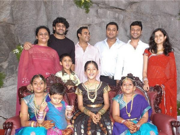 కుటుంబ సభ్యులతో...