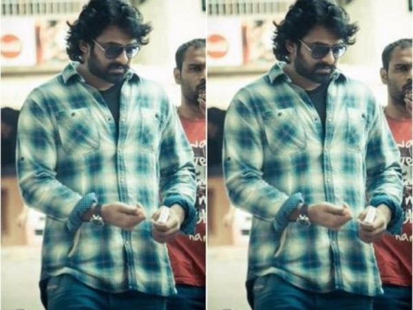 లుక్ అదిరింది...