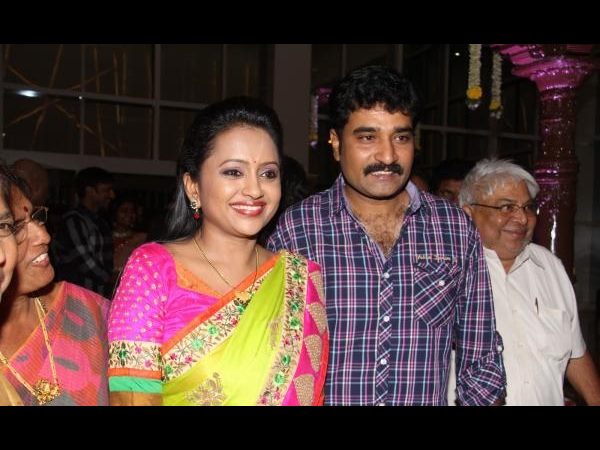భర్తతో కలిసి..