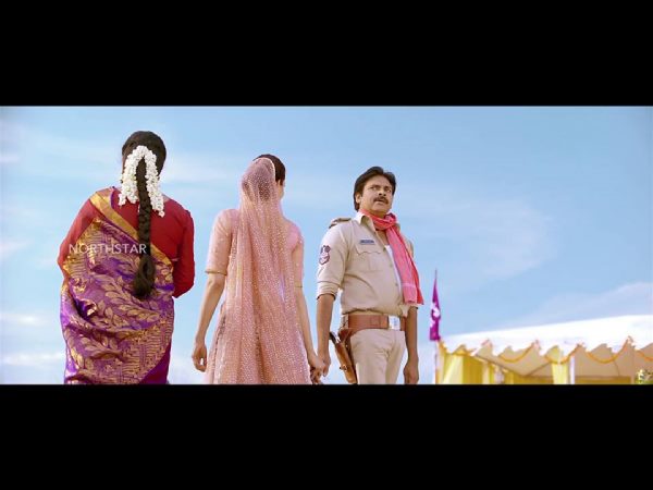 ఖాకీ కట్టారు మరి..