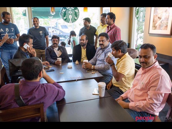 అభిమానులతో...
