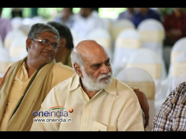 కార్లన్ని ధ్వంసం