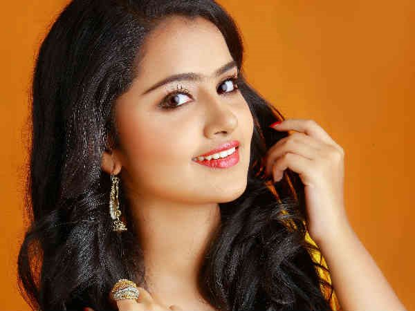 ఆమెను చూసాక