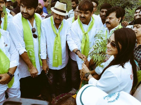 రాజేంద్రప్రసాద్, శ్రీకాంత్, రెజీనా