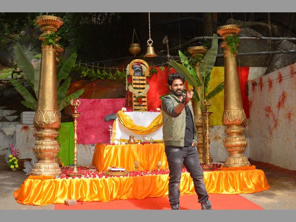 థ్రిల్లింగ్, యాక్షన్