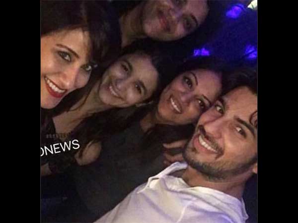 సమక్షంలో