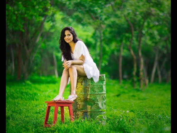 యాంకరింగ్ ద్వారానే..