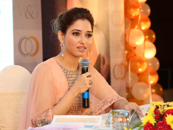 అభినేత్రి గురించి..