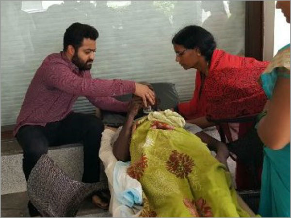 కుటుంబ సభ్యులతో కూడా.
