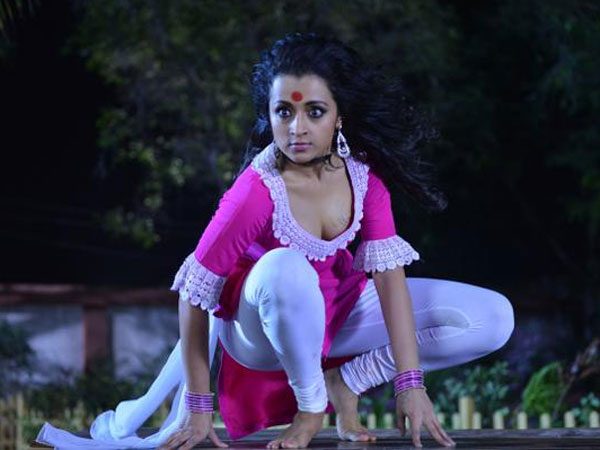 Trisha over exposing in Nayaki Trisha over exposing in Nayaki