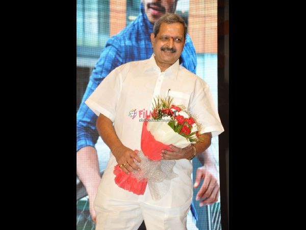 ఆశీర్వాదం కావాలి