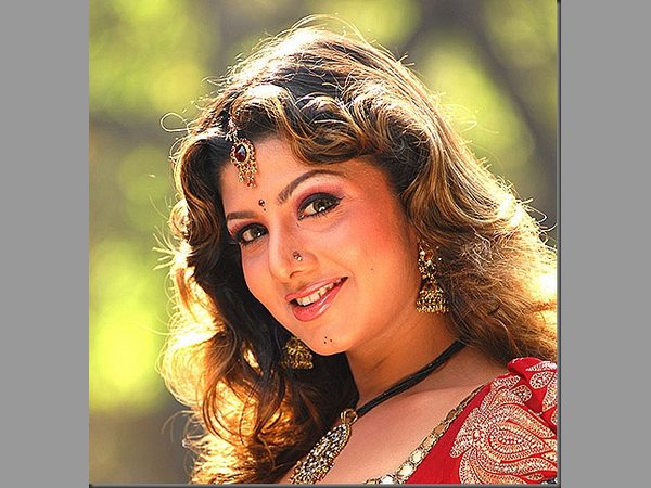 వావ్...! సర్ప్రైజ్...! వచ్చేస్తోందొచ్చేస్తోందీ.... రంభ రీ ఎంట్రీ ఇస్తోంది