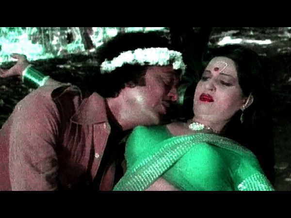 హాస్యపాత్రలో