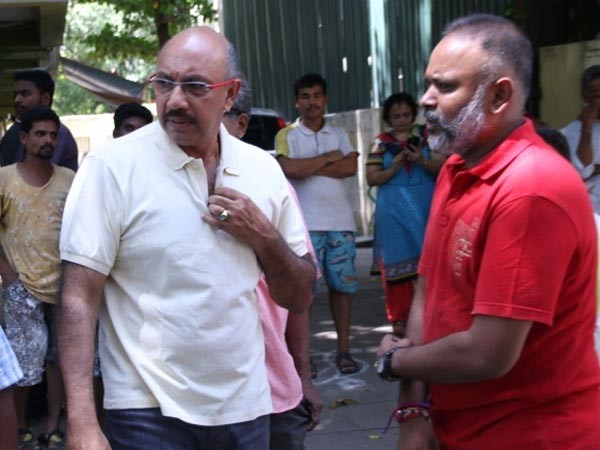 దినపత్రికలో