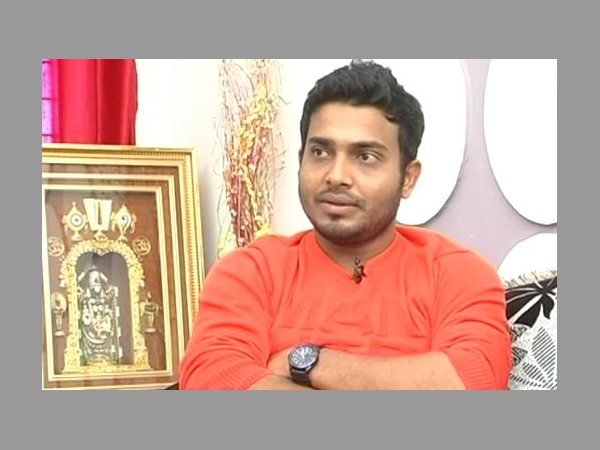 శ్రీను :
