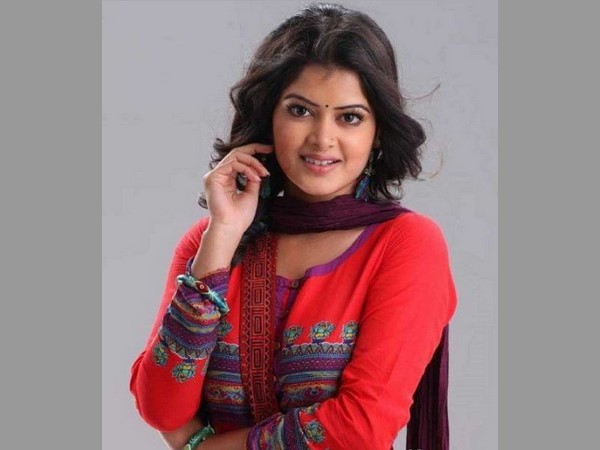 ట్విట్టర్, ఫేస్ బుక్ లలో