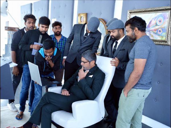 లొకేషన్ లో