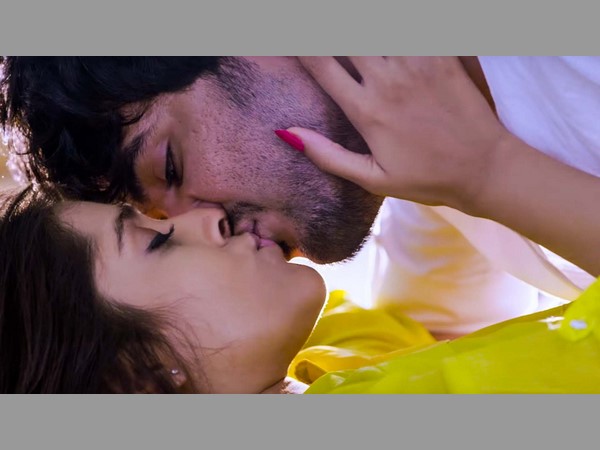 గ్లామర్ తో పాటు