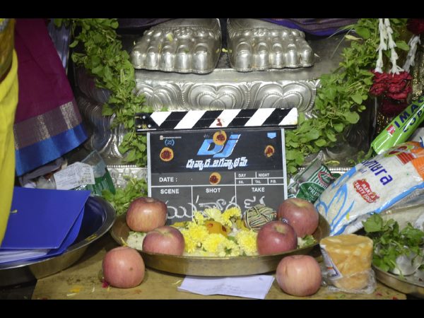 ముప్పై సినిమాలైనా