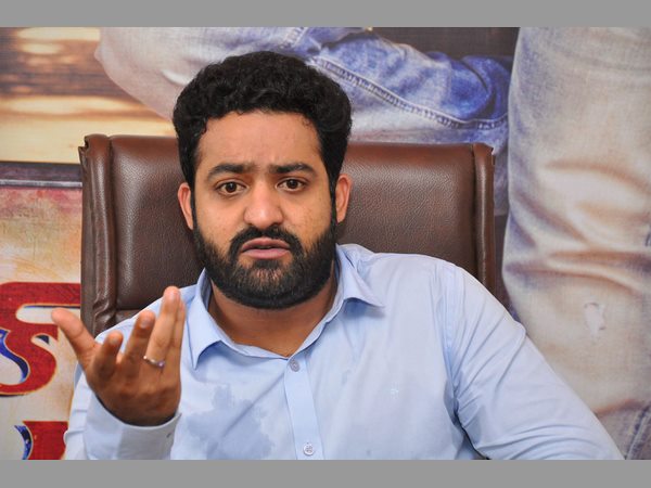 ట్రావిల్ అవుతున్నా
