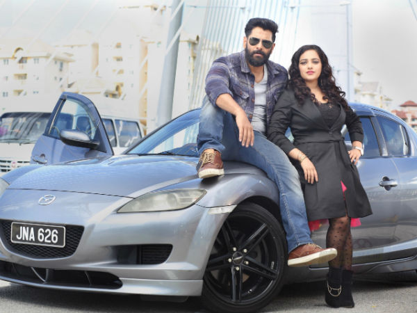 ఒక ప్రక్కన బారీతీయ ఇంటెలిజెన్స్ (రా) ఆఫీసర్ గా