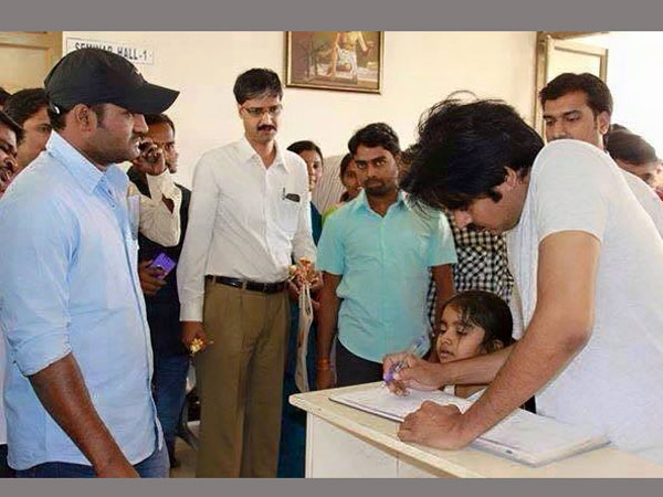 స్కూల్ కు వెళ్లి