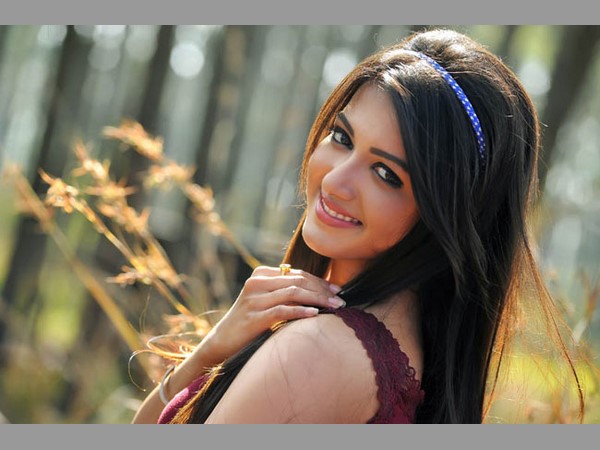 తెగ సంతోషపడుతోందట