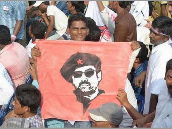 అభిమాని చనిపోయినందుకు