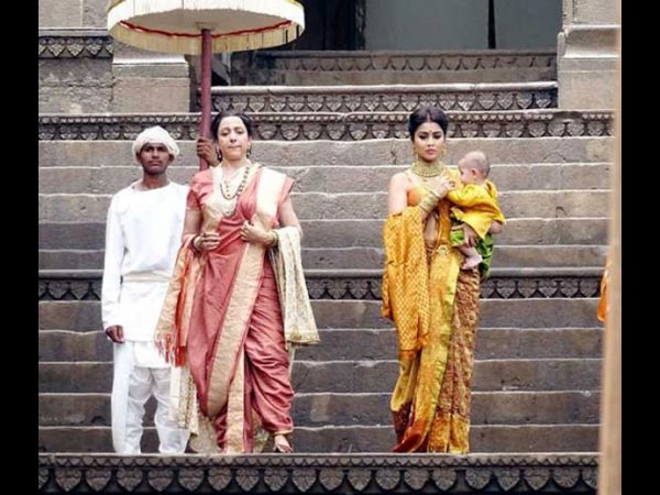 శ్రియ, హేమమాలిని ని ఇక్కడ