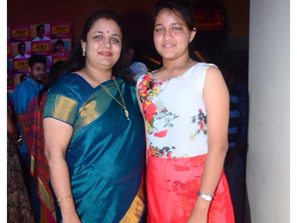 కూతురుతో కలిసి నటి ఊహ