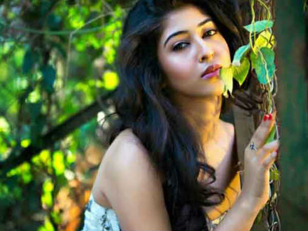 గ్లామర్ ప్రదర్శనకేనా