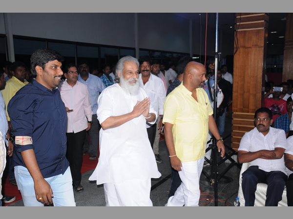 పెద్ద హీరోలు ఇదే విధానం ఫాలో కావాలి