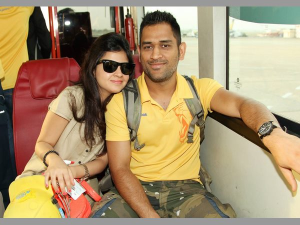 ధోనీకి లవర్ ఉంది, సినిమాలో సీన్ ఉంది