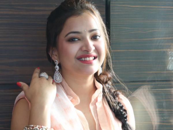 Shweta Basu says, she needs work, not sympathy Shweta Basu says, she needs work, not sympathy